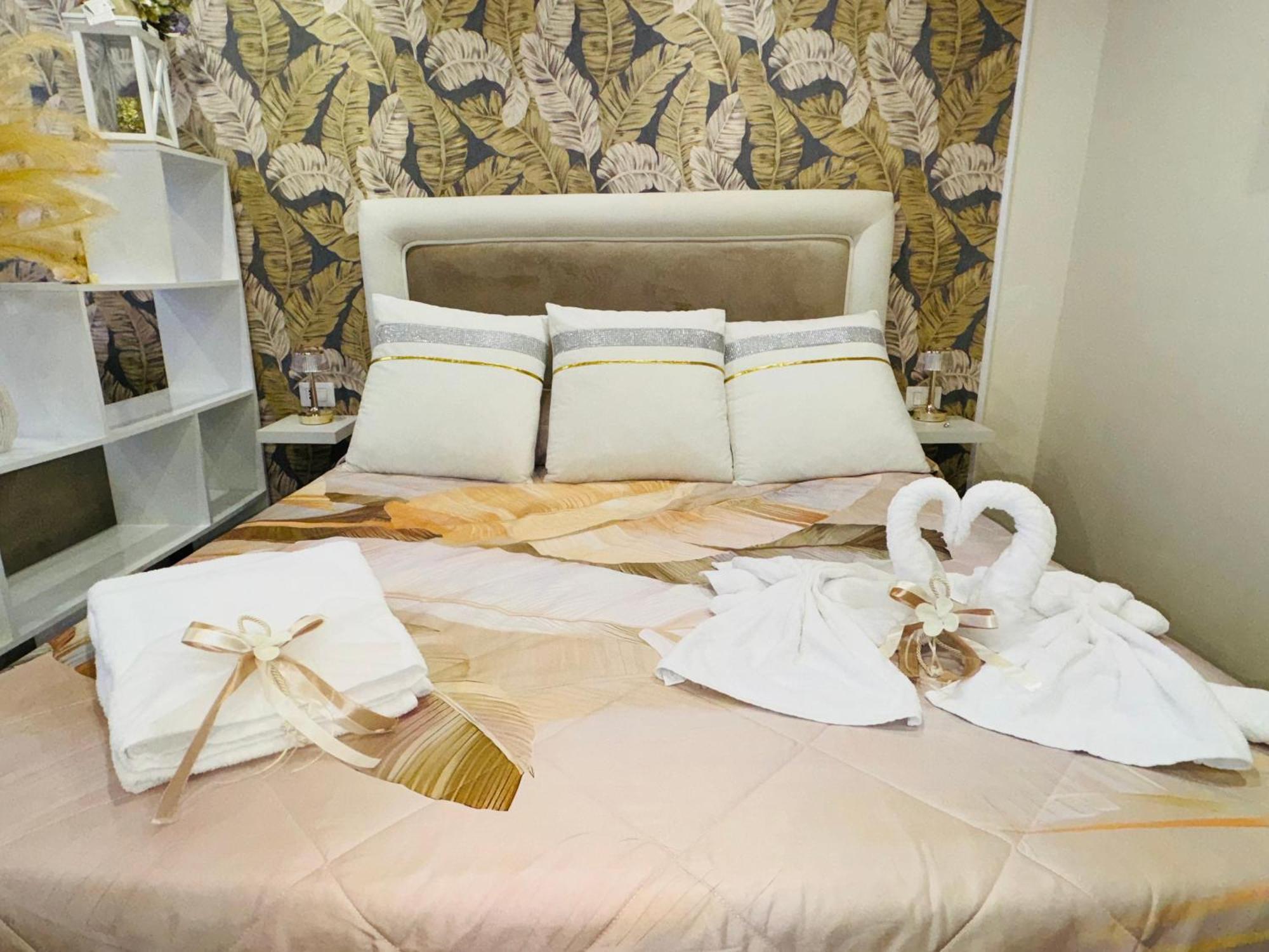 La Dimora Dei Sogni Sedil Capuano Home Suite Neapel Exteriör bild